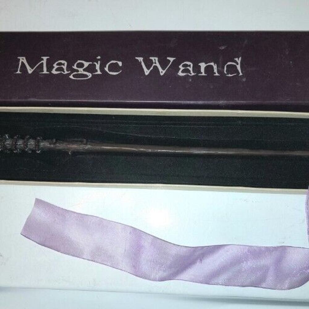 Magic Wizard Wands White Sorcerer  - With Box - New Resin